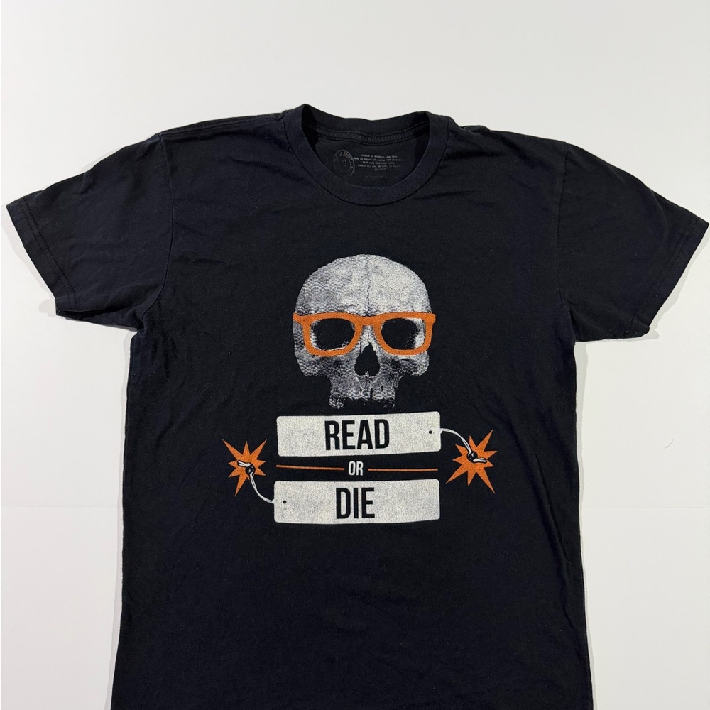 Black 'Read or Die' Skull Graphic Tee - Orange Accent